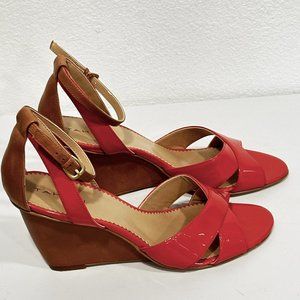 Tahari Gianna Patent Leather Wedge Sandals Vermillion Coral Ankle Strap Size 9 M